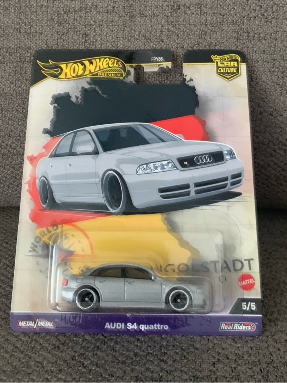Hot Wheels Premium Audi S4 Quattro - Silver - Car Culture Real Rides - Picture 2 of 11